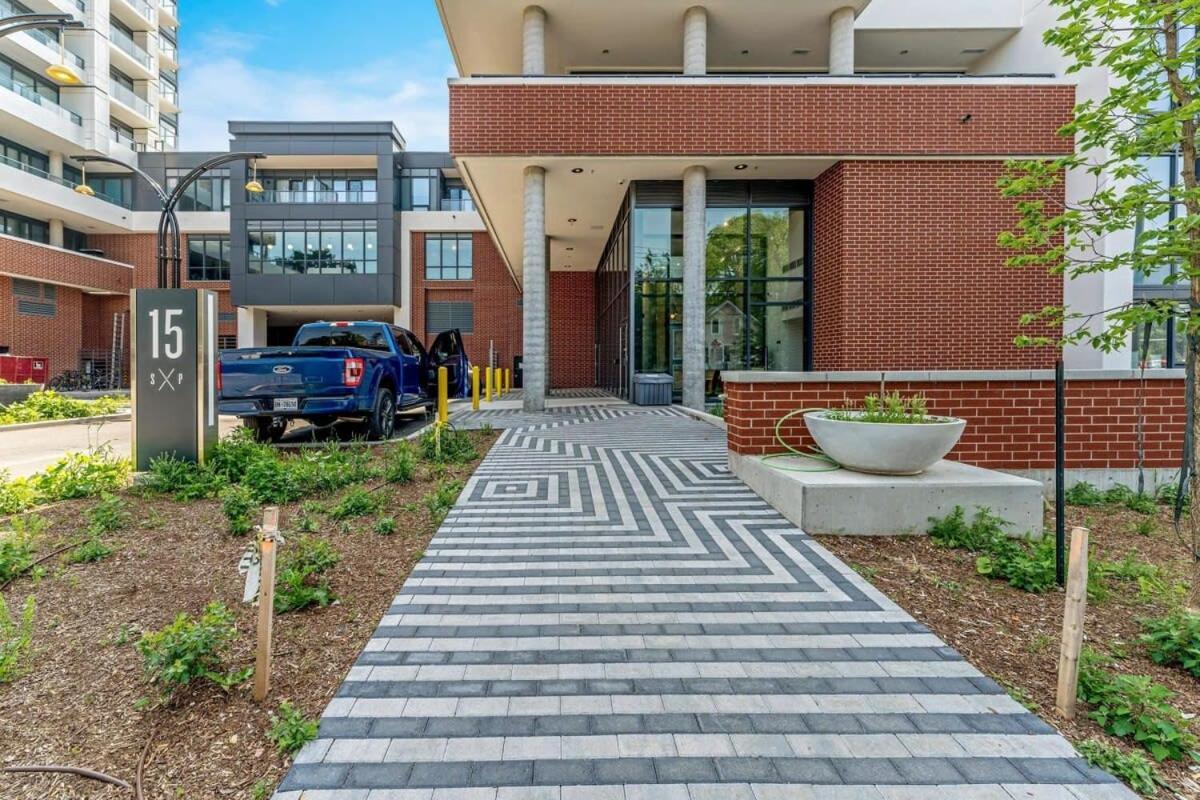 Stylish 2Br Condo - Balcony - Stunning City View Kitchener Exterior photo