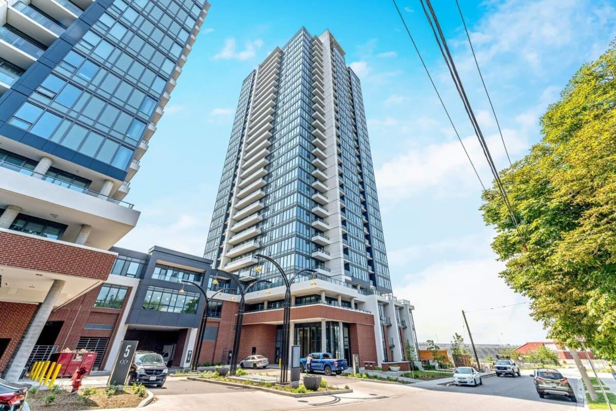 Stylish 2Br Condo - Balcony - Stunning City View Kitchener Exterior photo